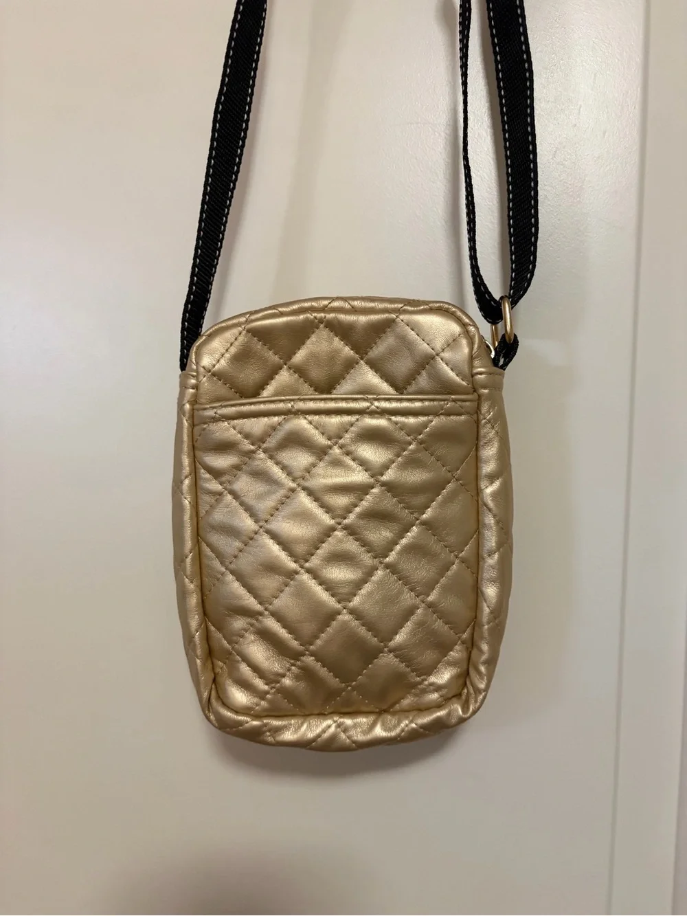NWOT⚜️🐶SCOUT Quilted Metallic Gold Mini Crossbody Pouch Concert Bag ⚜️🐾